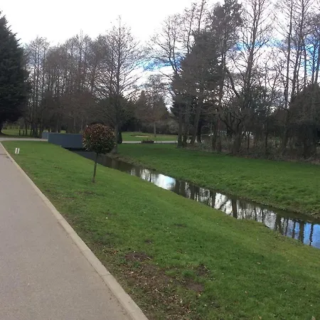 2 Bed Luxury With Hot Tub Allerthorpe *