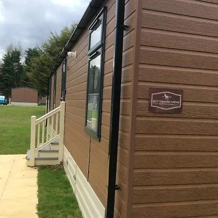 2 Bed Luxury With Hot Tub Allerthorpe Tatil Evi York
